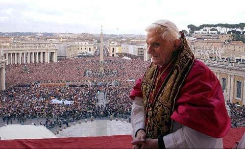 Папа Бенедикт XVI, преемник св. Петра, наместник Христа на земле